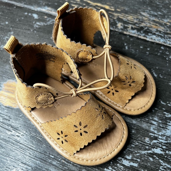 Old Navy | Baby Summer Sandals - Picture 2 of 7